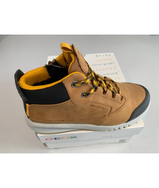 Bottines geox J04CYA J aeranter boy brown DK yellow brillant des détails fins